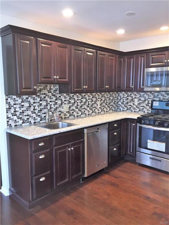 1549 Creekside Rd unit B32, Whitehall, PA 18052 - photo 5