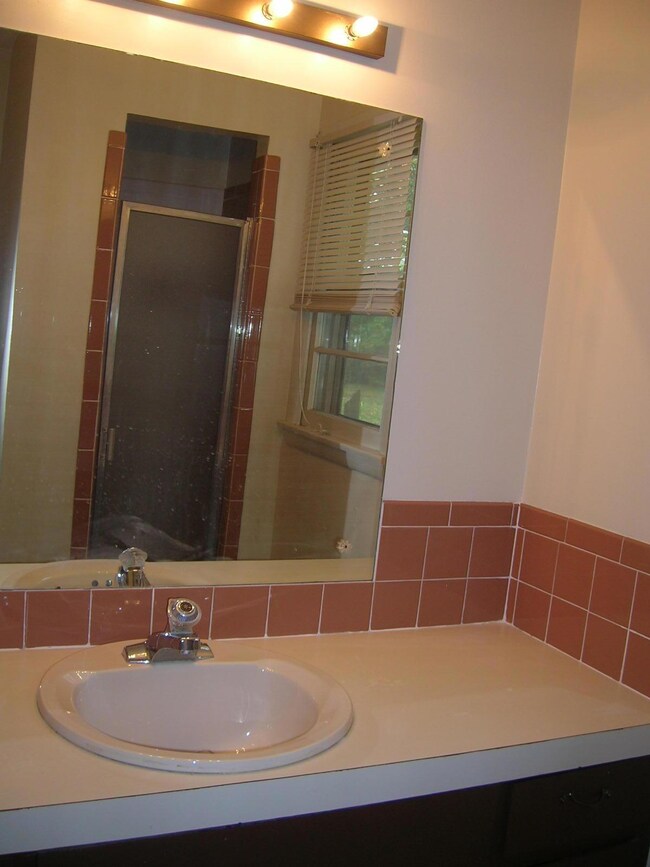 Bath w walk in shower