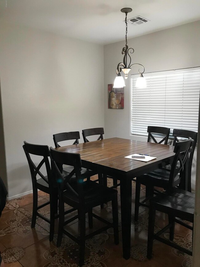 6514 W Miami St dining