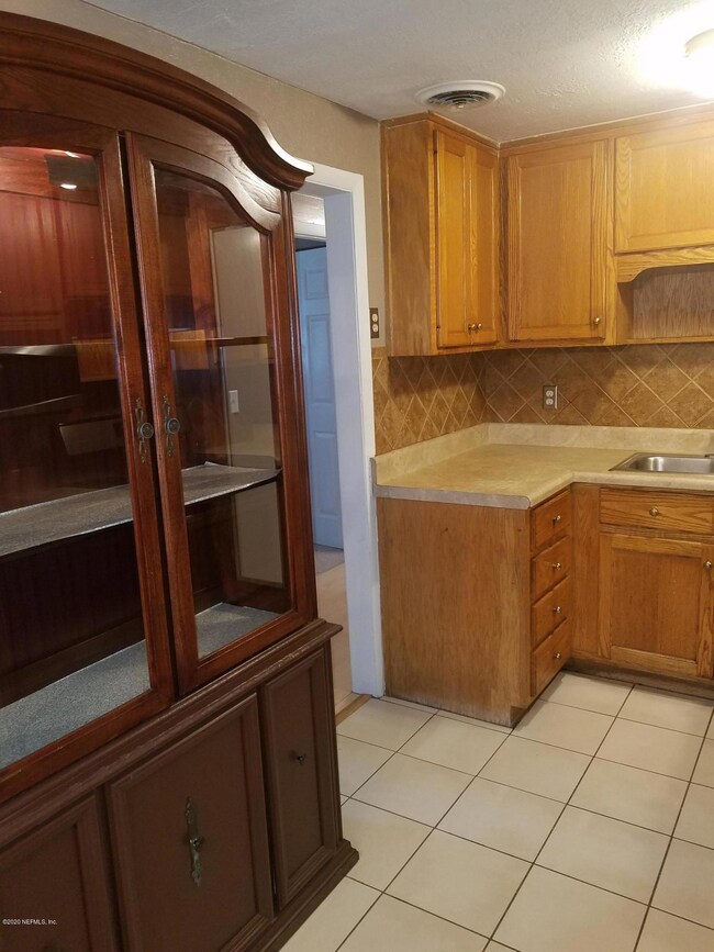 2633 Leonid Rd, Jacksonville, FL 32218 - photo 3