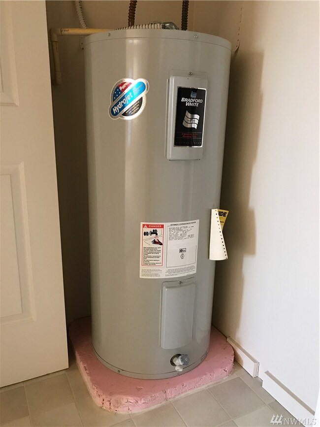 15310 Macadam Rd S unit A102, Tukwila, WA 98188 - photo 7