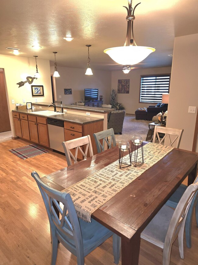 907 W Meadow Ridge Rd, Norfolk, NE 68701 - photo 3