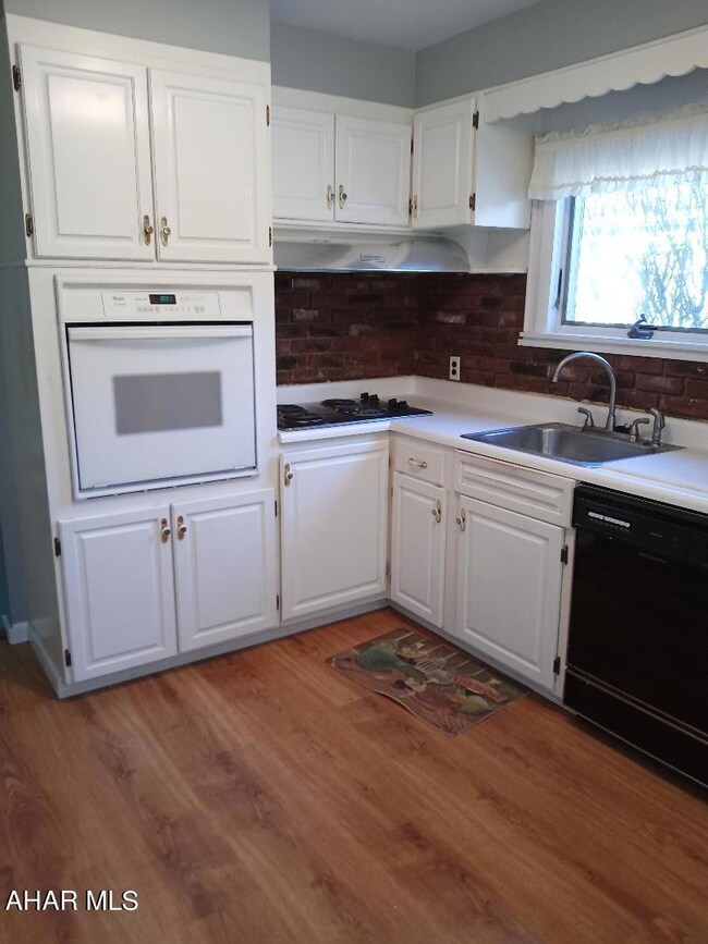 13 kitchen 1