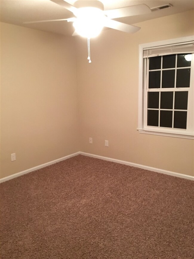 301 Doris Place Dr, Jacksonville, NC 28540 - photo 5