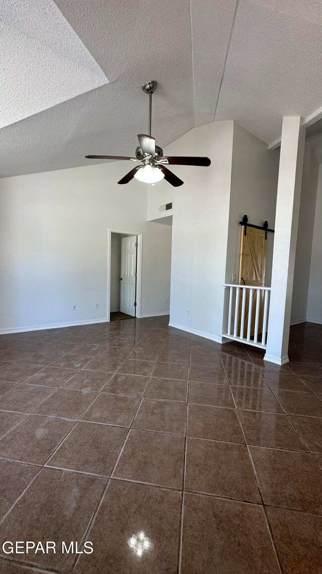 425 Las Palomas Dr, Horizon City, TX 79928 - photo 3