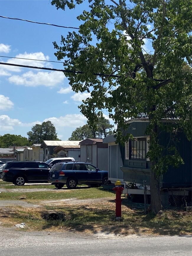 14002 Eagle Pass St unit 5, Houston, TX 77015 - photo 7