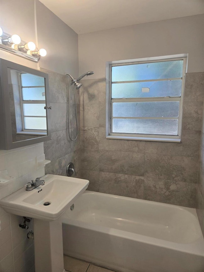 2000 NW 2nd Ct, Boynton Beach, FL 33435 - photo 4