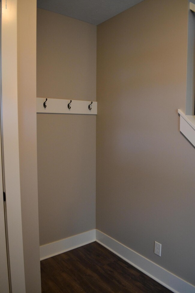 11874 Maplegrove Dr, Holland, MI 49424 - photo 2