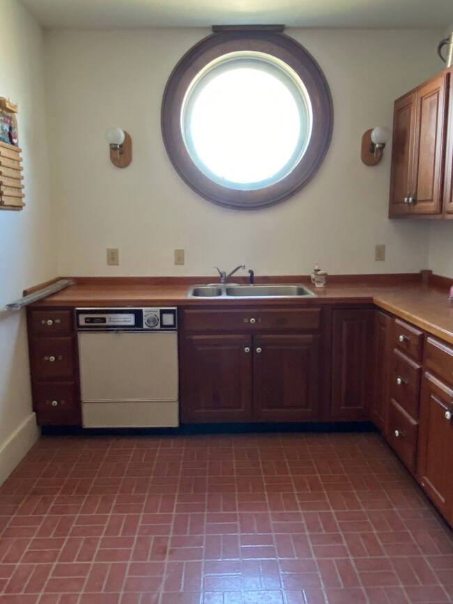 79 Pine St unit K-5, Rutland, VT 05701 - photo 7