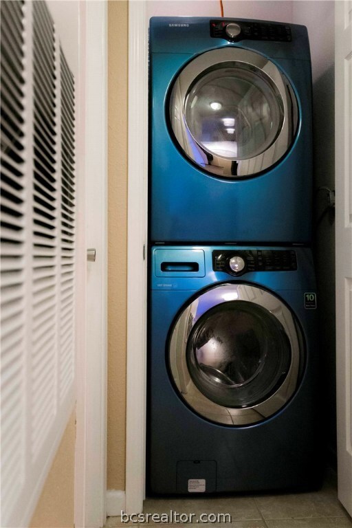 Stacked FULL SIZE front load washer and dryer (ele
