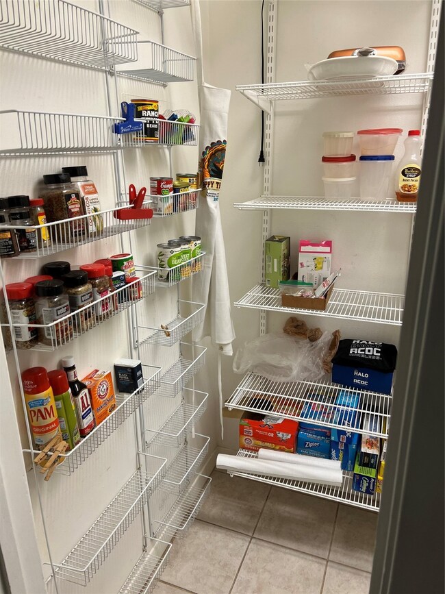 903 Hidden Valley Dr, Houston, TX 77088 - photo 4