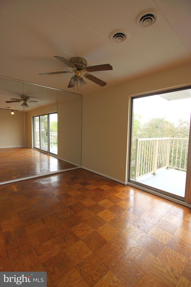 2632 Wagon Dr unit 287, Alexandria, VA 22303 - photo 6