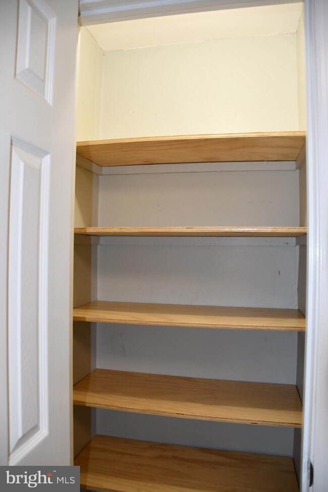 307 Yoakum Pkwy unit 606, Alexandria, VA 22304 - photo 5