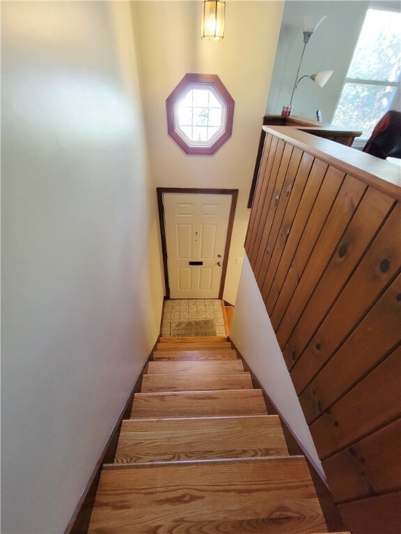 638 Oakland Beach Ave, Warwick, RI 02889 - photo 5