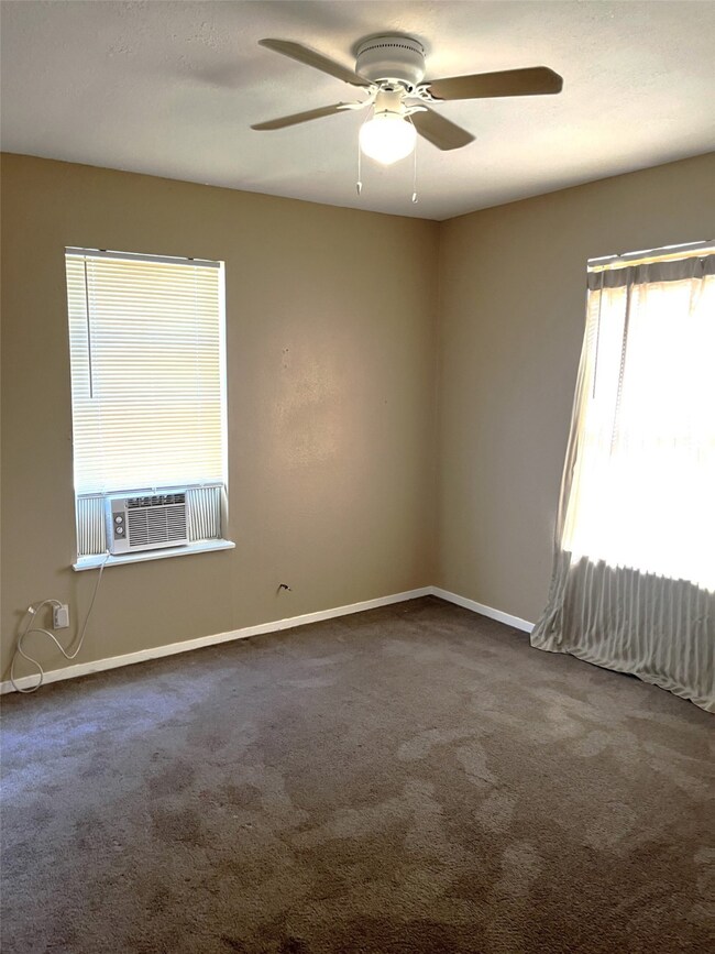 7312 Price St, Houston, TX 77088 - photo 6