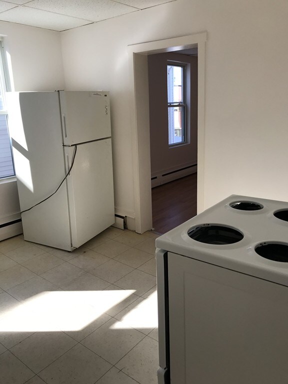 17 Asinof Ave unit 2R, Chicopee, MA 01013 - photo 6