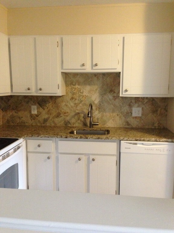 151 Bittersweet Ln unit 226, Randolph, MA 02368 - photo 2