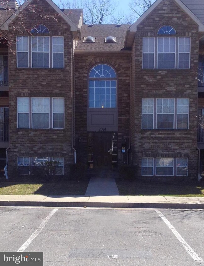 2061 Alice Ave unit 204, Oxon Hill, MD 20745 - photo 2