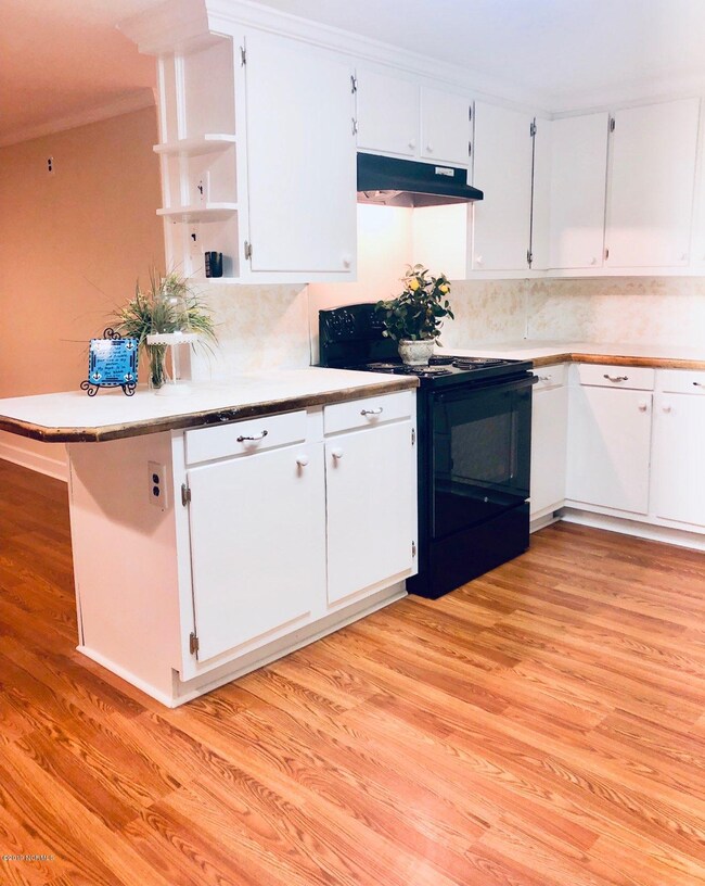 Kitchen dining area