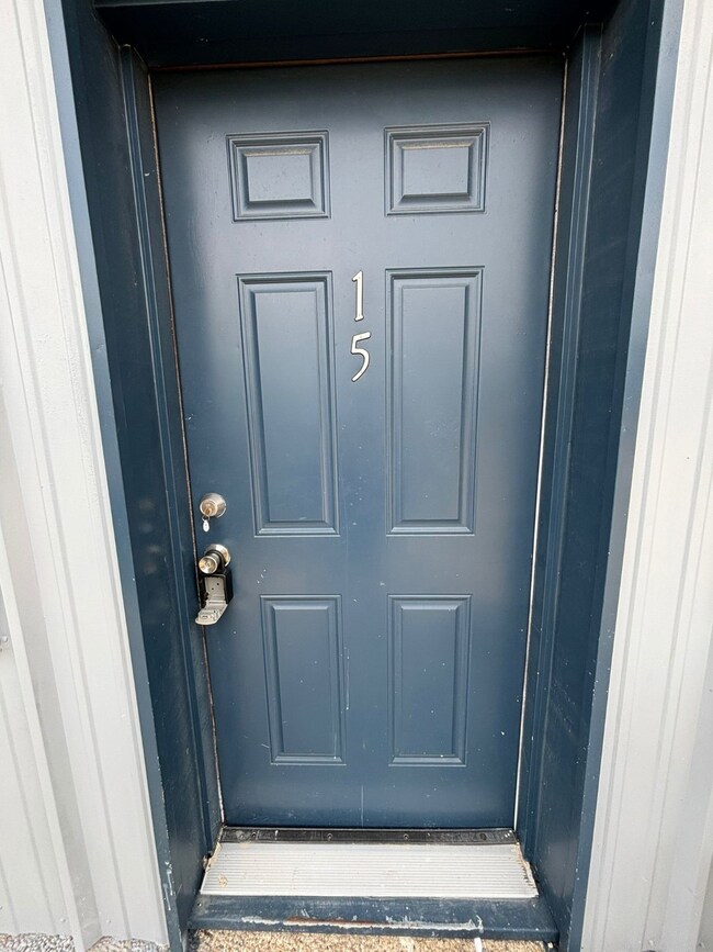 1627 Farm To Market Road 351 unit 15, Beeville, TX 78102 - photo 5