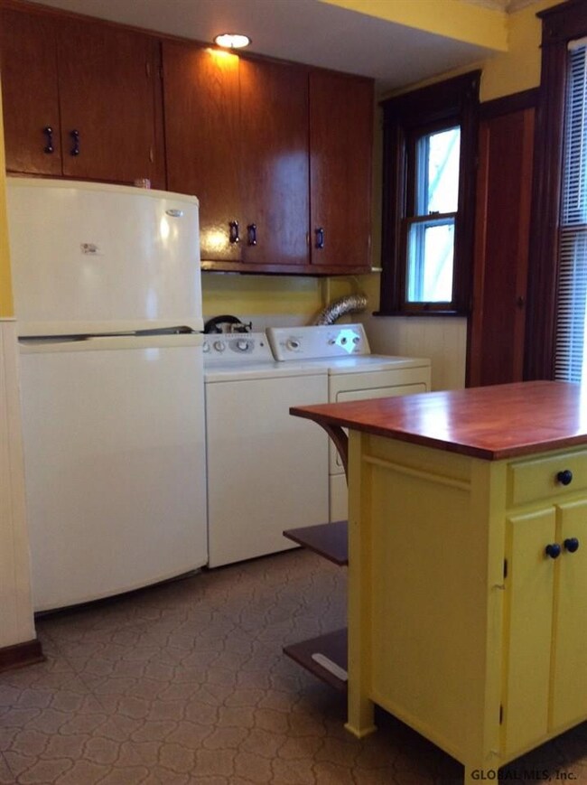 14 Bleakley Ave, Troy, NY 12182 - photo 4