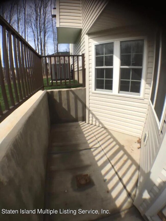 153 El Camino Loop, Staten Island, NY 10309 - photo 4