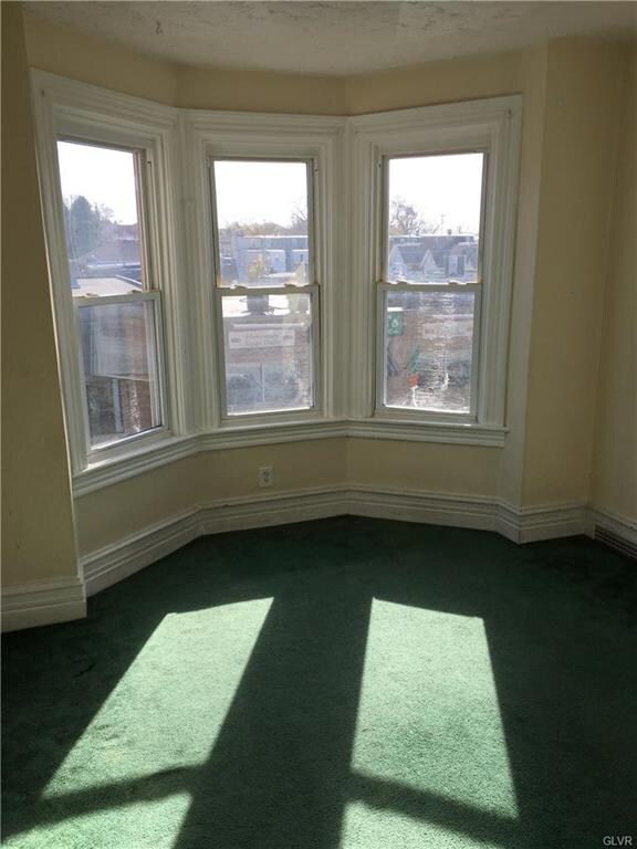 1919 W Allen St unit 2nd Floor, Allentown, PA 18104 - photo 4