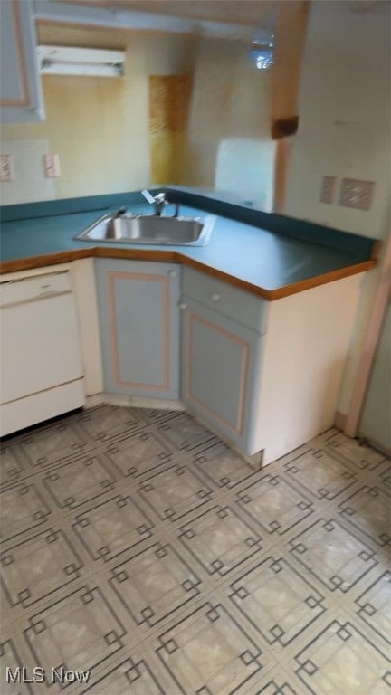 828 E 216th St, Cleveland, OH 44119 - photo 7