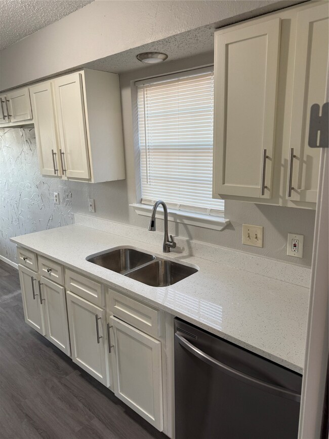 1716 Bette Dr, Mesquite, TX 75149 - photo 6