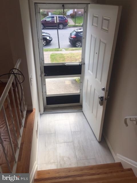 936 Circle Dr, Halethorpe, MD 21227 - photo 5