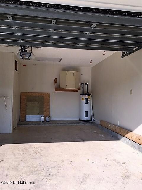 2326 Townsquare Dr, Jacksonville, FL 32216 - photo 7