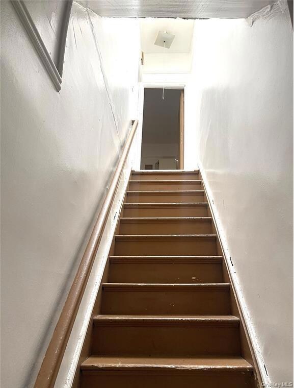 32-05 83rd St, Flushing, NY 11370 - photo 2