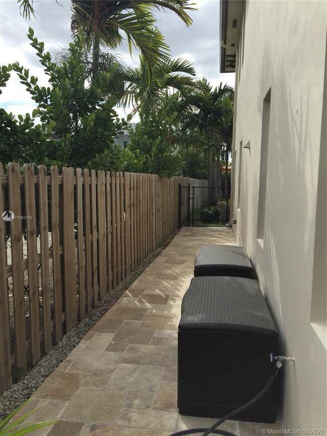 6901 NW 104th Ct, Medley, FL 33178 - photo 7