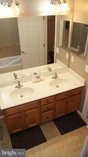 22758 Verde Gate Terrace unit 13C, Ashburn, VA 20148 - photo 2