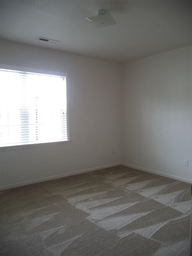 307 Doris Place Dr, Jacksonville, NC 28540 - photo 3