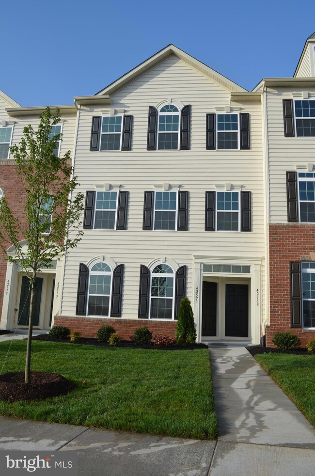 24598 Johnson Oak Terrace, Sterling, VA 20166 - photo 2