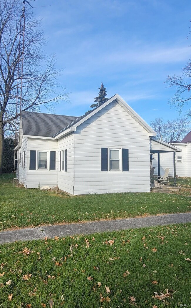 928 W Race St, Portland, IN 47371 - photo 3