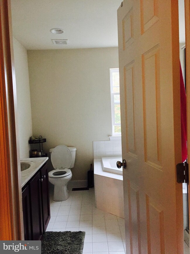 429 English Oak Ln, Prince Frederick, MD 20678 - photo 3