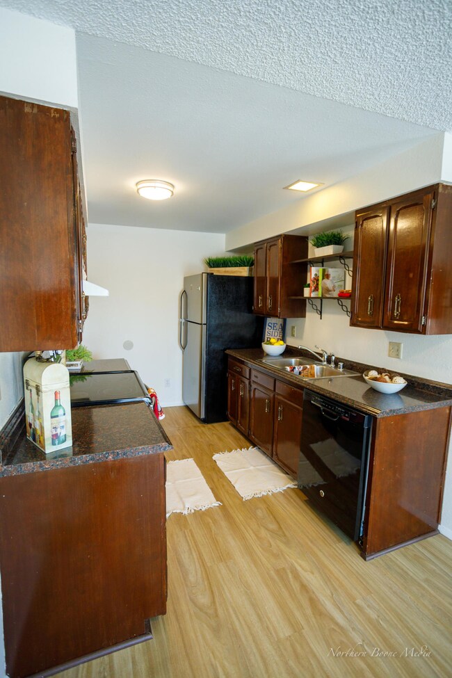 3365 Monticello Ct unit 6A, Anchorage, AK 99503 - photo 2