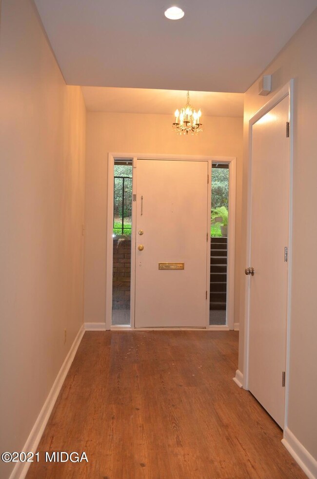 4909RivoliDrUnitCfoyer