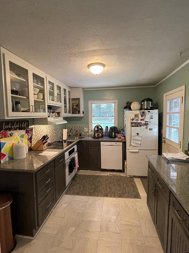 307 Ridgeway Dr, Americus, GA 31709 - photo 3