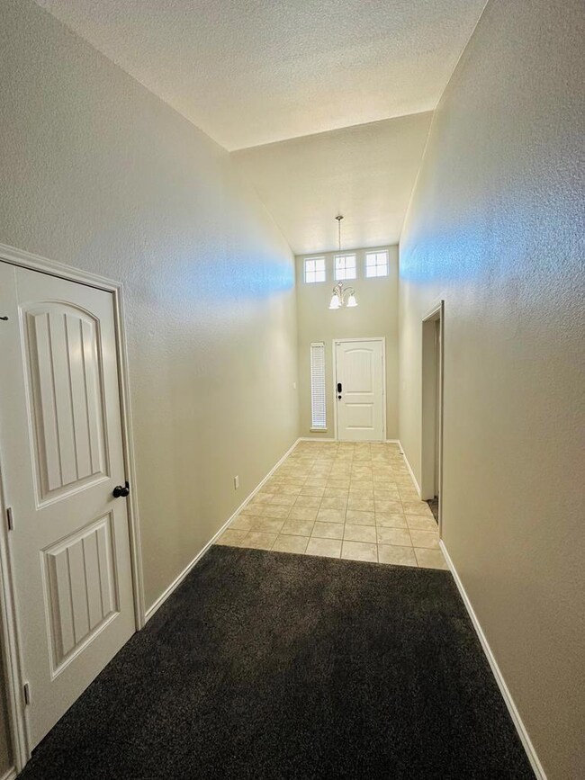 9301 Hawthorne Ct, Odessa, TX 79765 - photo 6