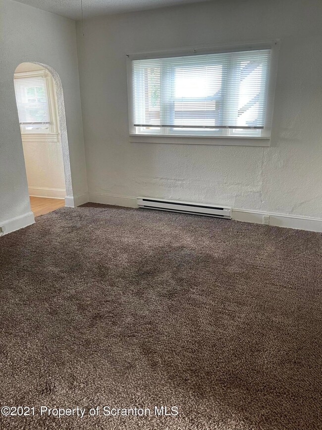 49AAED2C-ECB7-407F-A336-60F2205B25ED