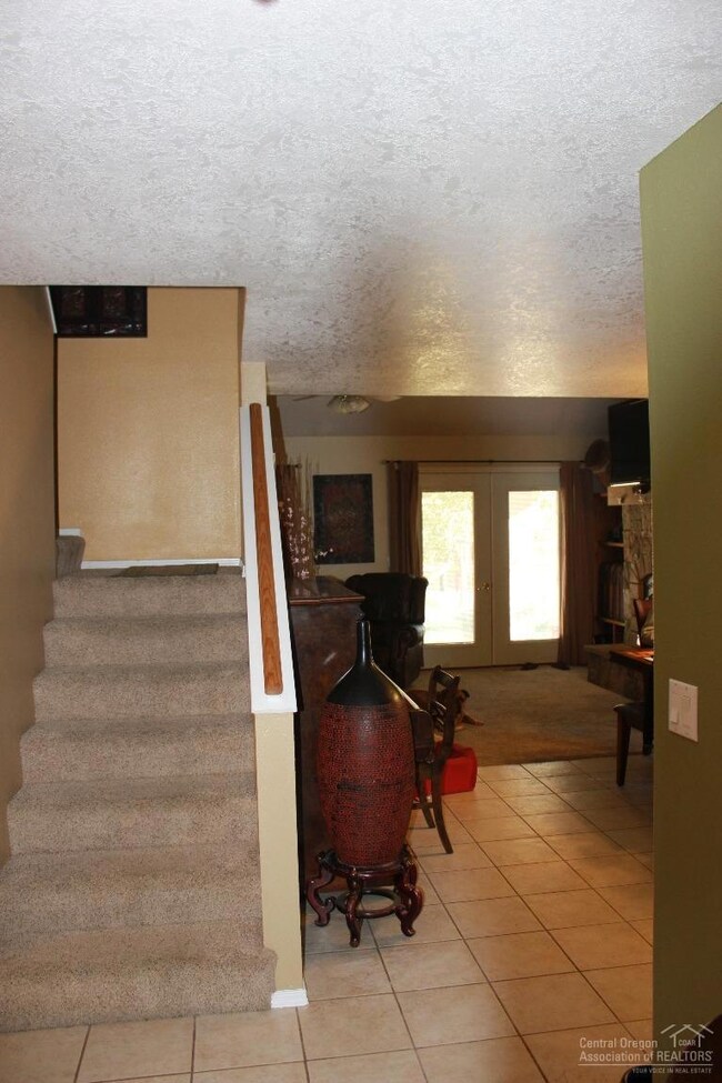 63262 Gallop Ct, Bend, OR 97701 - photo 6