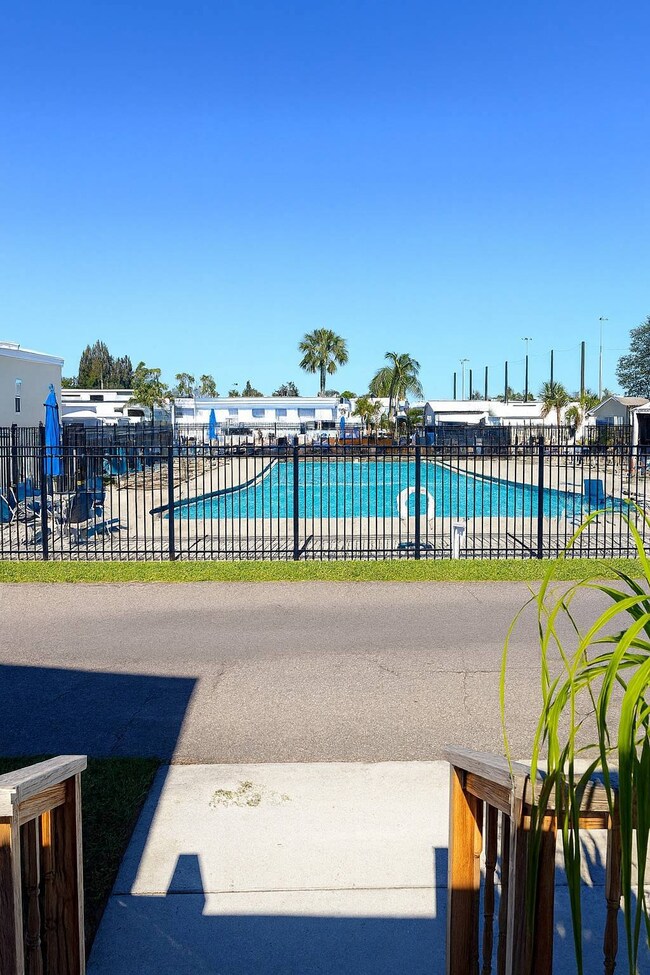 11911 66th St unit 230, Largo, FL 33773 - photo 3