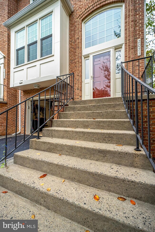 2071 Van Tuyl Place, Falls Church, VA 22043 - photo 3