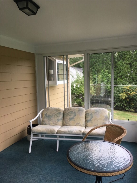 30 Randall St, Greenville, RI 02828 - photo 4