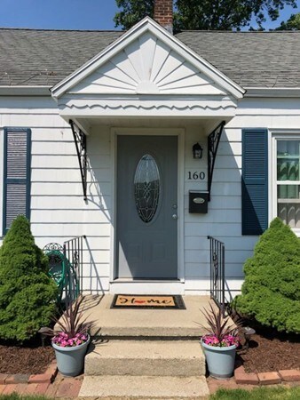 160 Derryfield Ave, Springfield, MA 01118 - photo 4