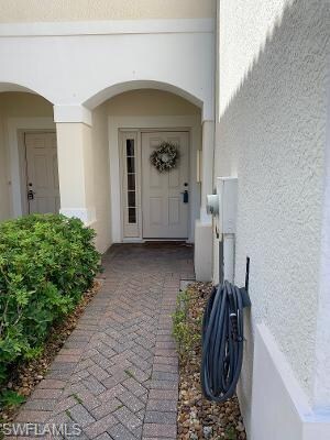 896 Hampton Cir unit 96, Naples, FL 34105 - photo 2