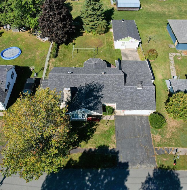 54 Cedar St, East Millinocket, ME 04430 - photo 2